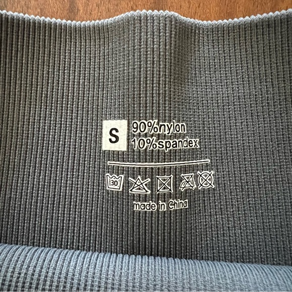 Amazon Gray Ribbed Bike Exercise Shorts size small - Picture 3 of 4